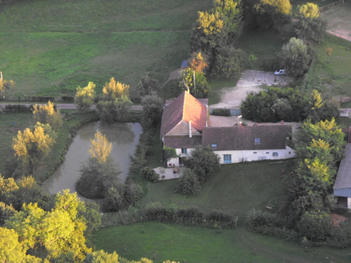 Domaine De Varenne Saint-Amand-en-Puisaye Exterior photo