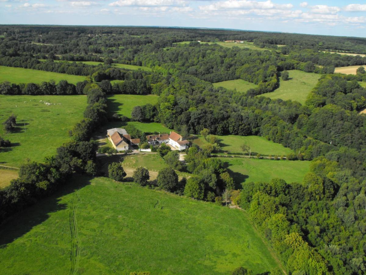 Domaine De Varenne Saint-Amand-en-Puisaye Exterior photo
