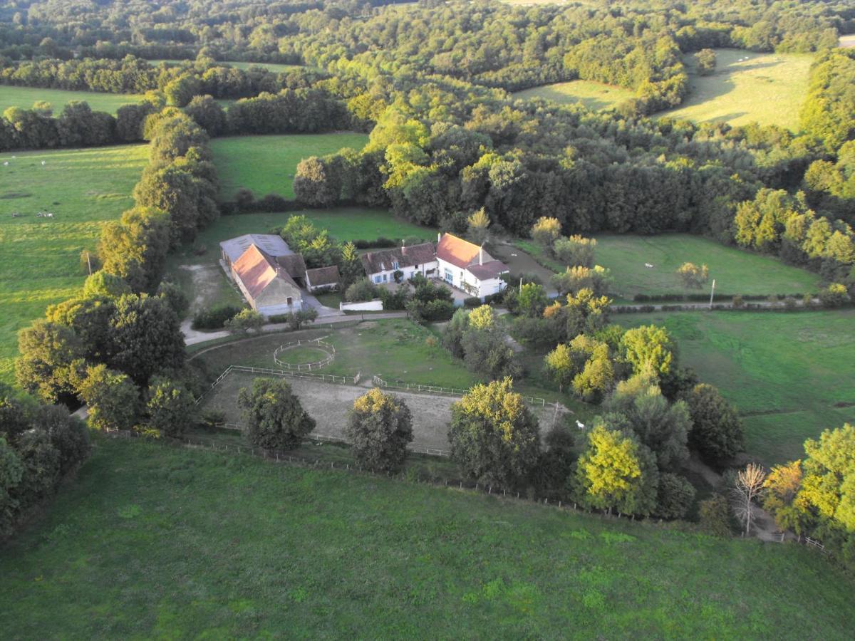Domaine De Varenne Saint-Amand-en-Puisaye Exterior photo