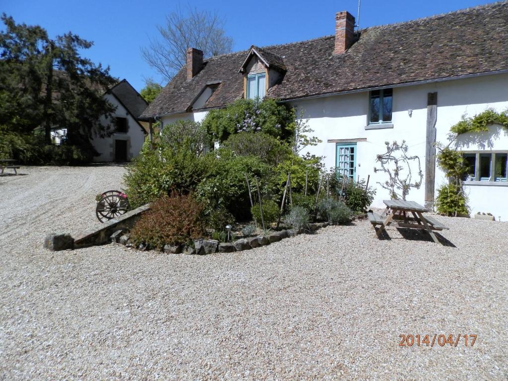 Domaine De Varenne Saint-Amand-en-Puisaye Exterior photo